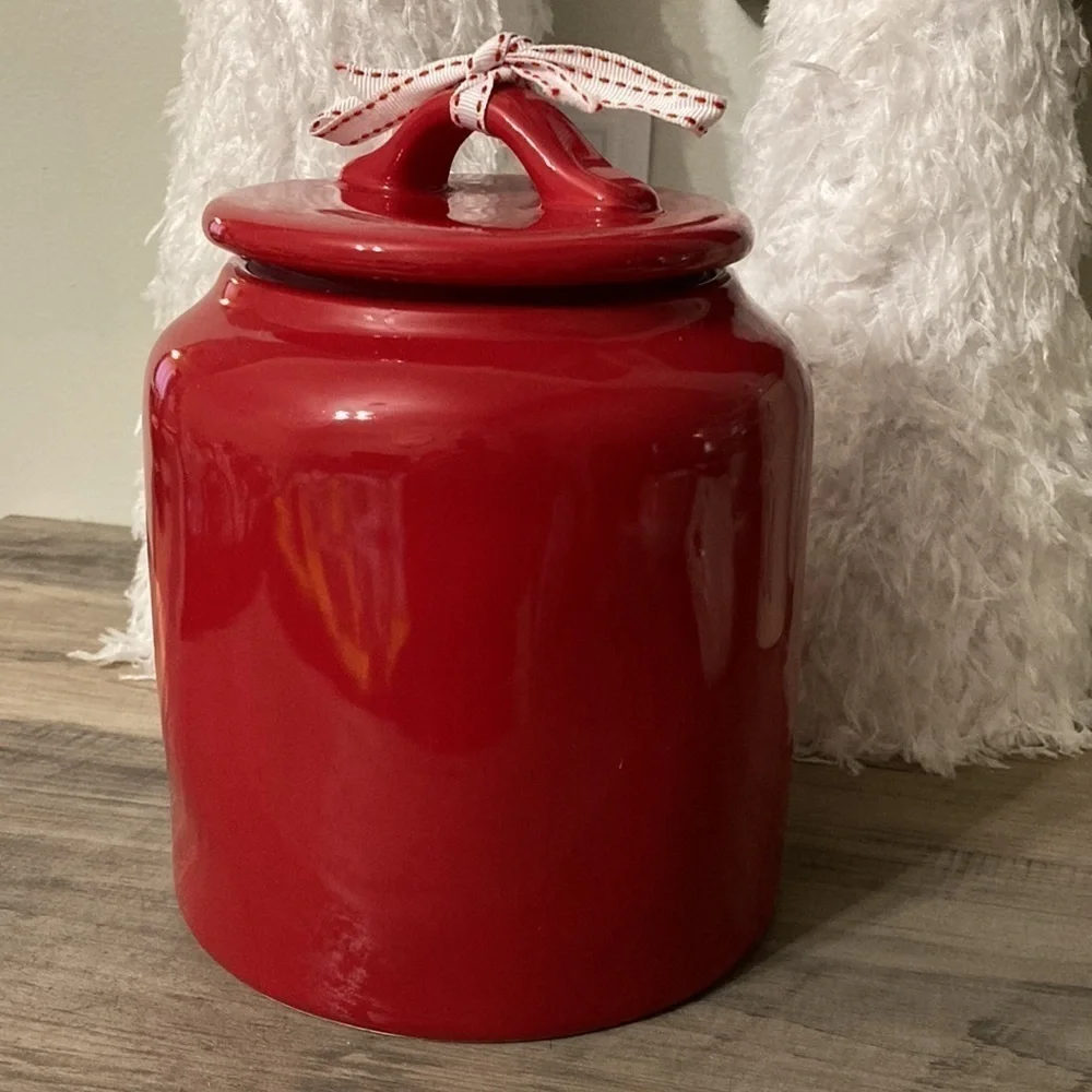 Rae Dunn VALENTINE XOXO RED CHUBBY CERAMIC CANISTER